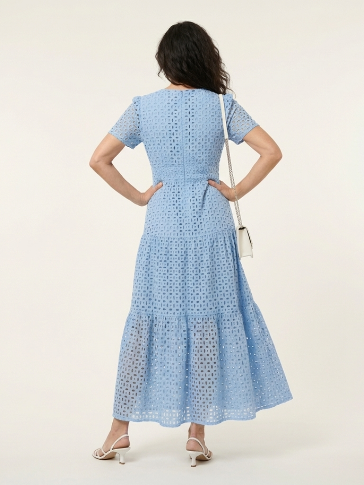 Brielle | Vestido Midi Escalonado de Cuello en V y Manga Corta