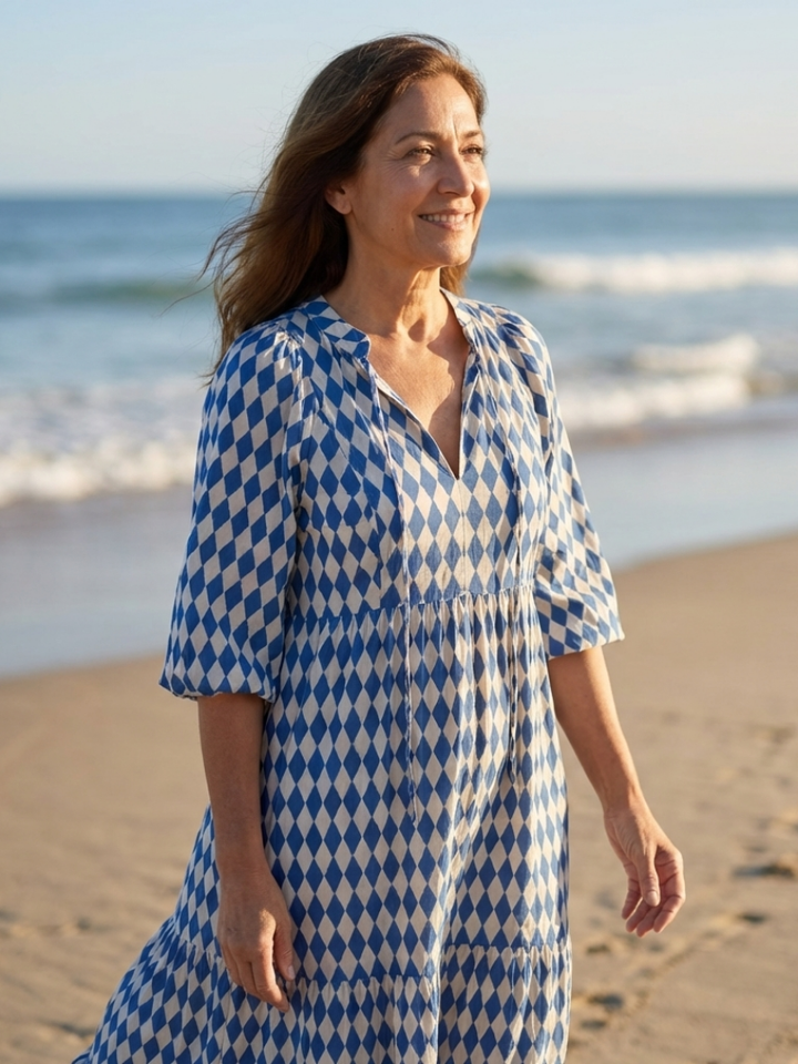 Elodie | Vestido Midi Escalonado con Estampado de Diamantes