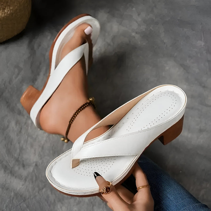 Geneva™ Mule Elegante de Tacón Alto