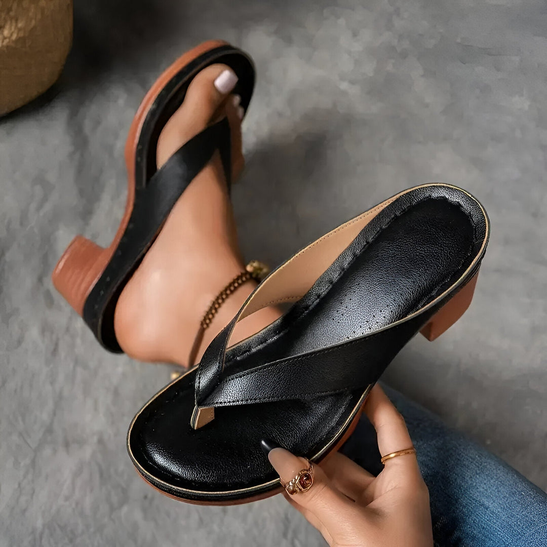Geneva™ Mule Elegante de Tacón Alto