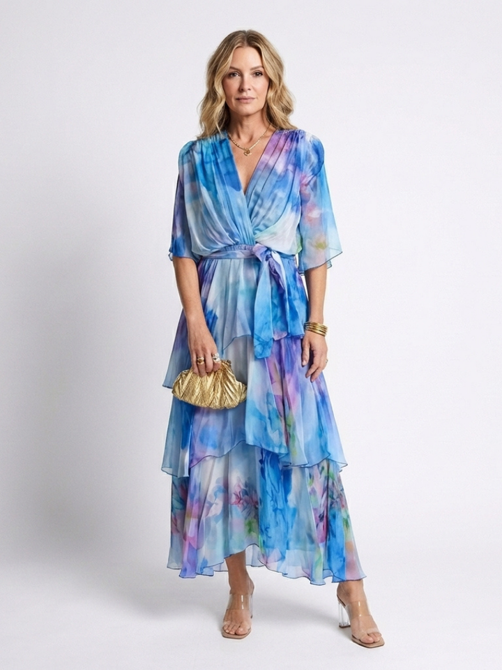 Calista | Vestido Maxi Vaporoso en Capas con Cuello en V y Cintura Anudada