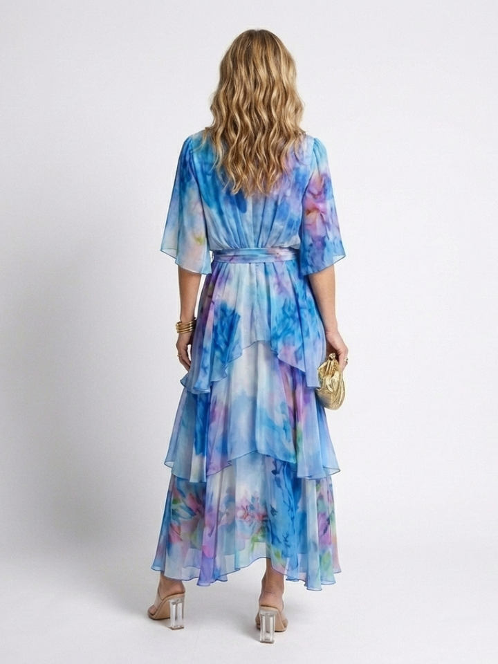 Calista | Vestido Maxi Vaporoso en Capas con Cuello en V y Cintura Anudada