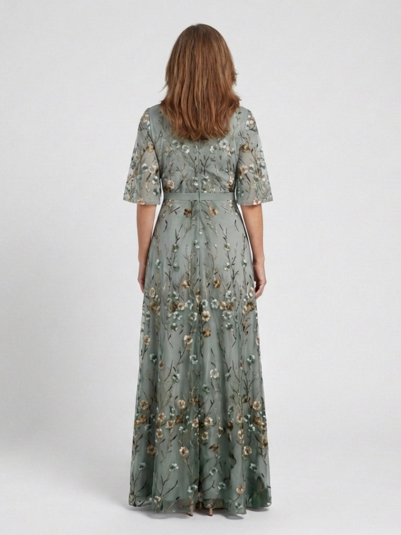 Evadne | Vestido Maxi Floral de Cuello en V y Manga Corta