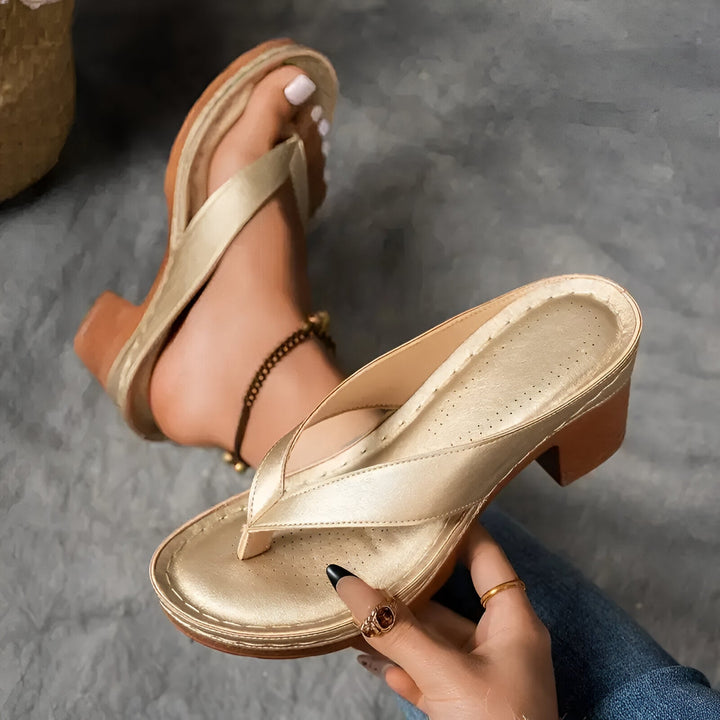 Geneva™ Mule Elegante de Tacón Alto